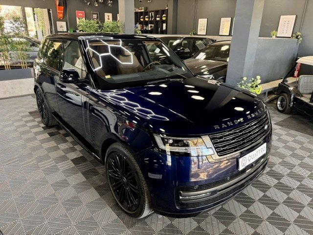 Dark blue Range Rover